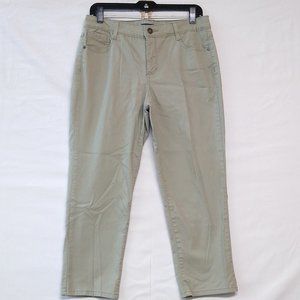 Bandolino Jeans Relaxed Fit Size 10 Missy 32x24 Style "Samantha Belt Roll"